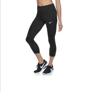 NWT Women’s Nike Power Running Capri Leggings